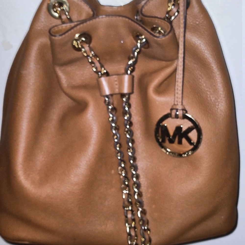 Gorgeous Michael Kors bucket bag